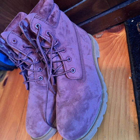 Women’s Timberland maroon colored boots - Picture 3 of 4